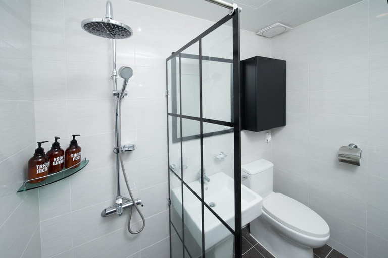 Bathroom 5, Soo Pension, Seogwipo