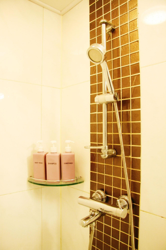 Bathroom, 朗博王旅馆(Numberone Residence), Jung