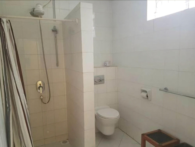 Bathroom, Precious Blood Guesthouse, Dagoretti North