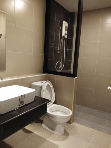 Bathroom 4, Laksana Boutique Hotel, Nang Rong