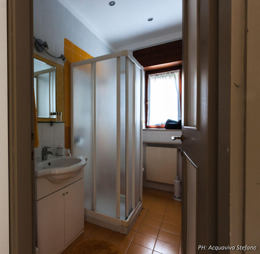 Bathroom 4, B&B Le Ortensie -Lago di Como, Lecco