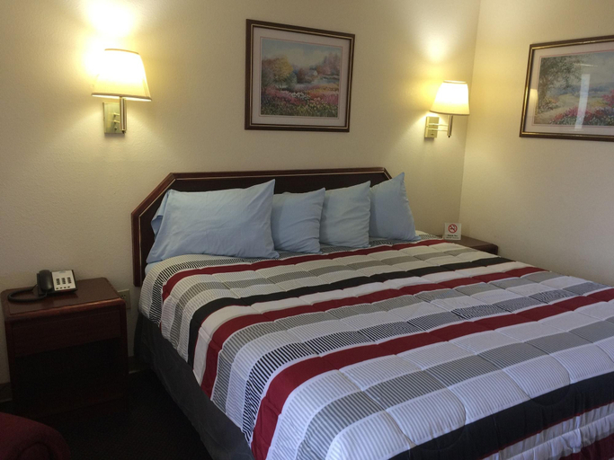 Bedroom 3, Luxury Inn And Suites, Dallas
