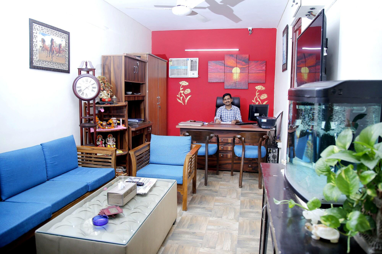 Public Area 2, Maplewood Stay, Delhi