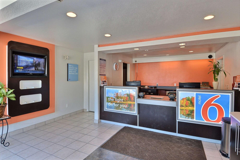 Public Area 3, Motel 6 Nashua, NH - North, Hillsborough