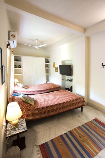 Bedroom 2, 5/4 - Calcutta's freshest BnB, Kolkata