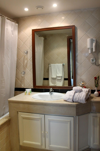 Bathroom 4, Hôtel Le Consul, Bab Bhar