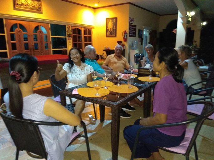 Food & Drinks 5, Stella Resort, K. Sam Roi Yot