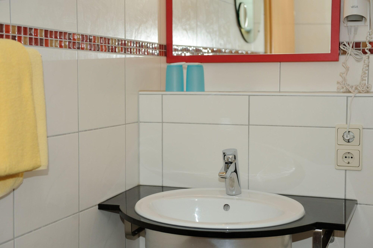 Bathroom 4, Hotel Renchtalblick, Ortenaukreis