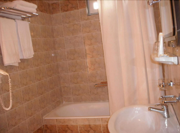 Bathroom, Aiolos Hotel, Central Greece