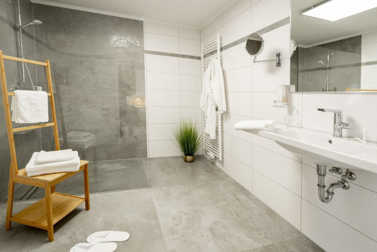 Bathroom 4, Hotel Tiek, Emsland