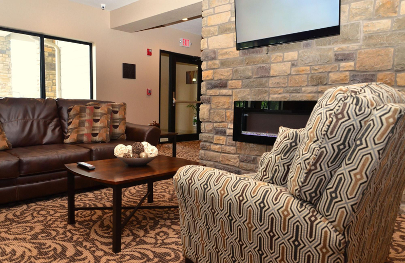 Public Area 2, Cobblestone Inn & Suites - Clarion, Wright