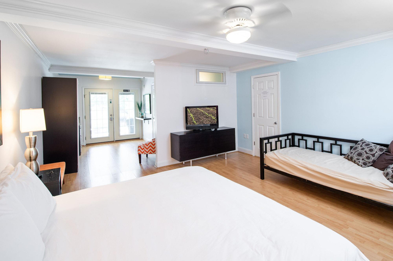Bedroom 3, Canalside Inn, Sussex