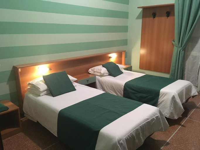 Bedroom 3, Hotel Glory, Savona