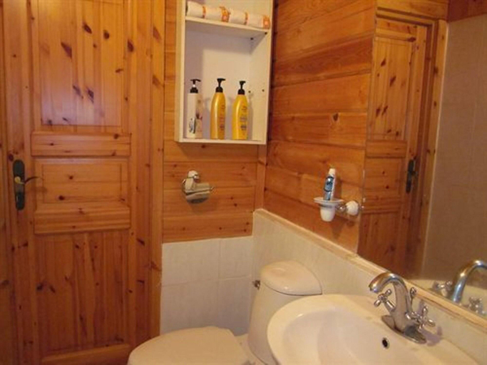 Bathroom 4, Breakfast at Tiffany's Pension, Seogwipo