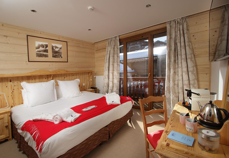 Bedroom 2, Snow Lodge Boutique Hôtel, Savoie