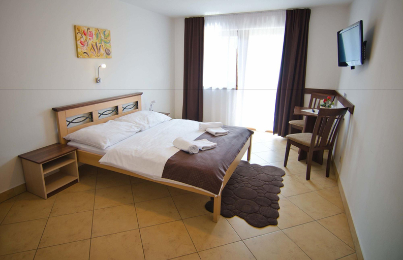 Bedroom 2, Garni Hotel Fatra, Žilina