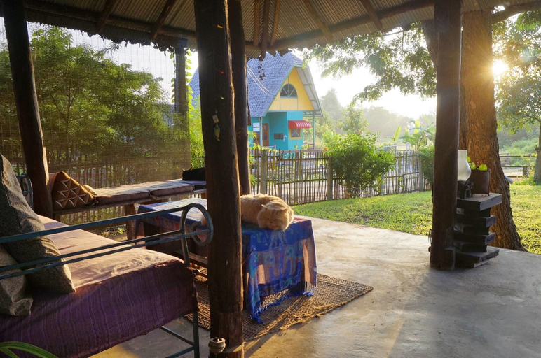 Public Area, Ban Nam Hoo, Pai