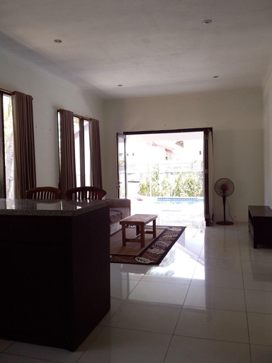 Public Area 3, Glengili, Lombok