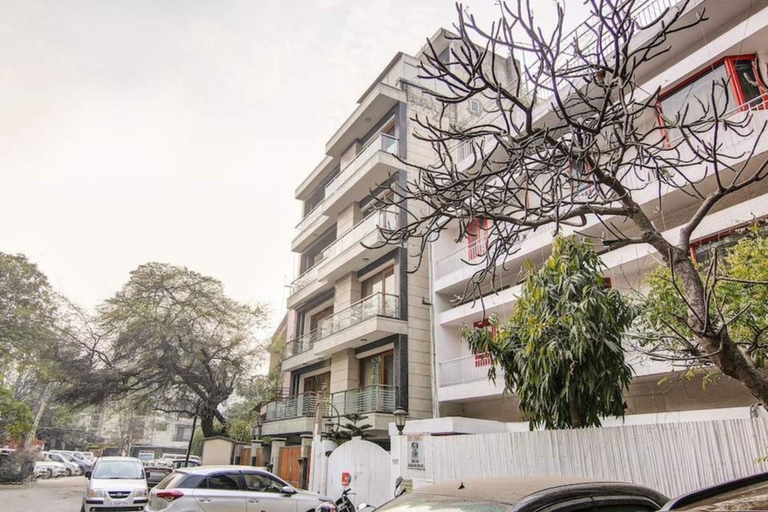 Badal Inn, West