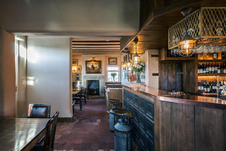 Food & Drinks 5, The Black Cow, Derbyshire