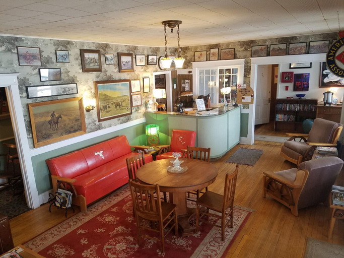 Public Area, The Kempton Hotel, Prairie