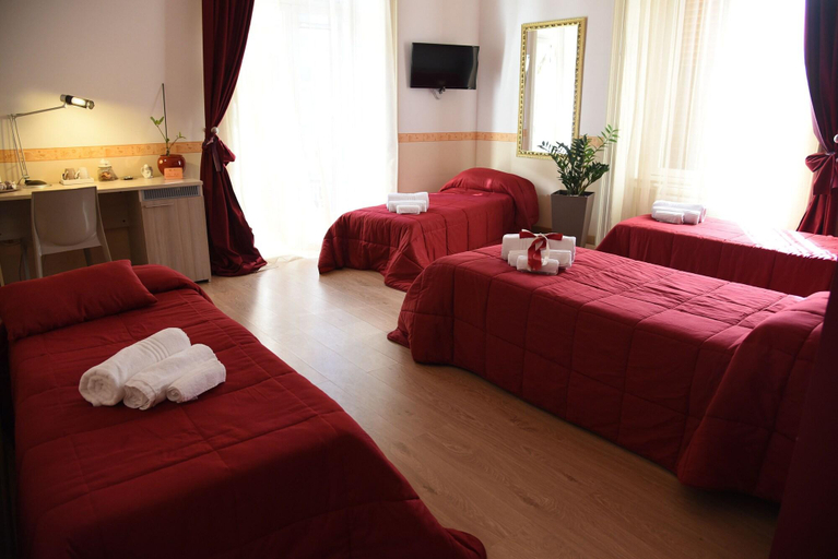 Bedroom 3, B&B The Queens, Foggia