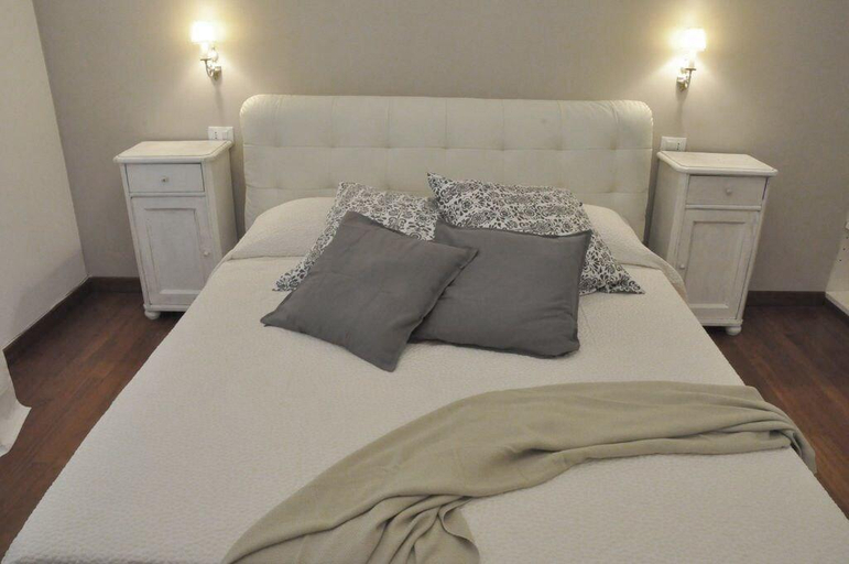 Bedroom 3, Fleur Blanche, Verona