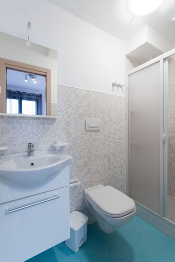 Bathroom 4, Verdirooms158, Trapani