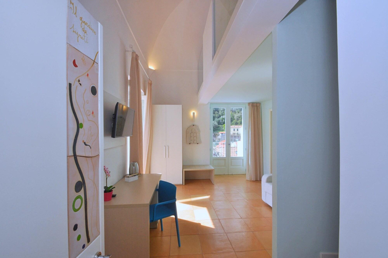 Public Area, Casa Mao, Salerno
