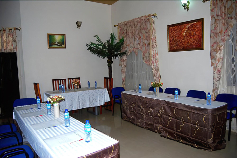 Public Area 3, Acacia Lodge, North Legon, Ga East