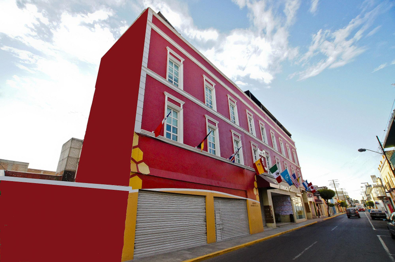 Exterior & Views