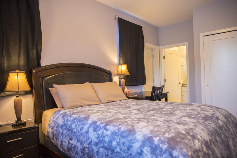 Bedroom 4, Midnight Sun Inn, Yukon