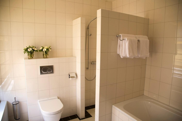 Bathroom 4, Stadspaleis Hotel OldRuitenborgh, Steenwijkerland
