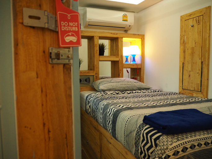 Others 3, Blu Cabin Ari Stylish Gay Poshtel, Phaya Thai