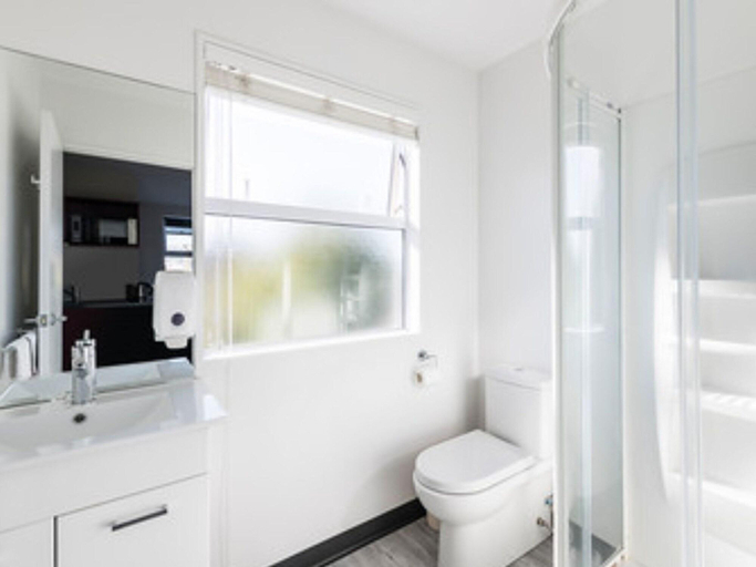 Bathroom 5, C Motel, Christchurch