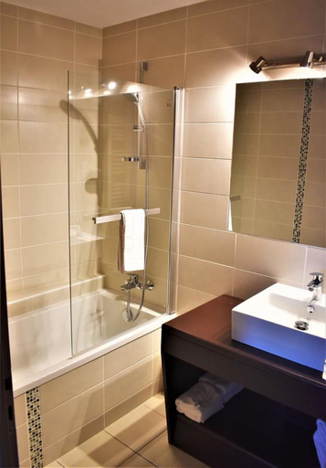Bathroom 5, Hôtel Corrieu, Pyrénées-Orientales