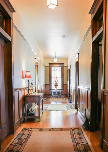 Public Area 2, Iron Horse Inn, Hood