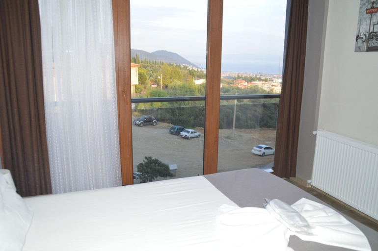 Bedroom 4, Hotel Hugo, Edremit