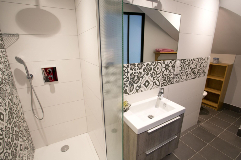 Bathroom 4, B&B Vassy Etaule, Yonne