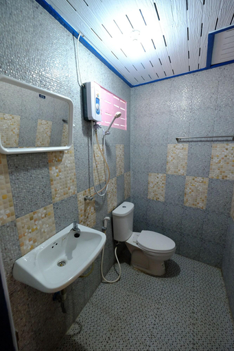 Bathroom 4, Penporn Guesthouse, Muang Mae Hong Son