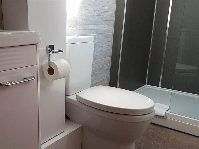 Bathroom 3, The Dovecote Inn, Nottinghamshire