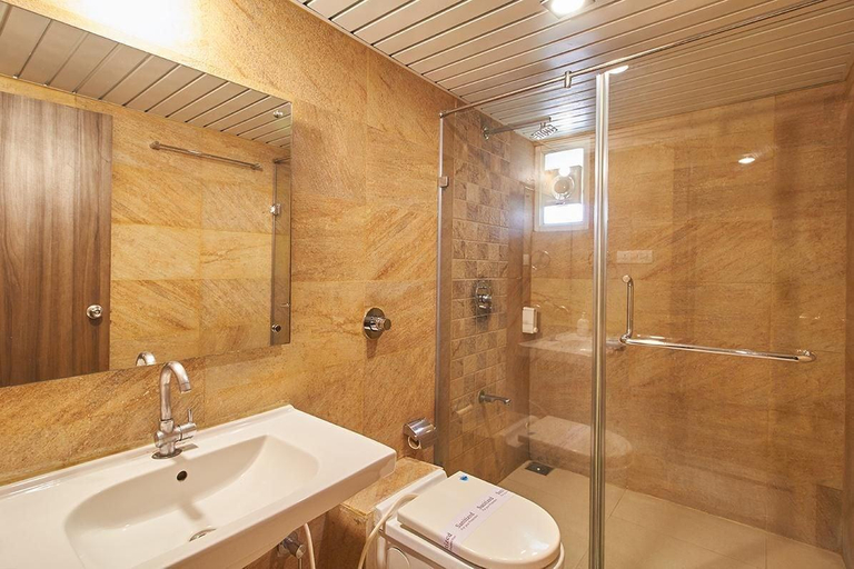 Bathroom 5, The Evergrand Palace, Rajkot