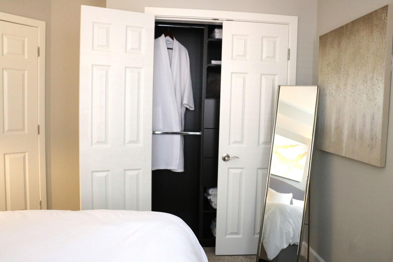 Bedroom 3, Charming One Bedroom Suite, Boston