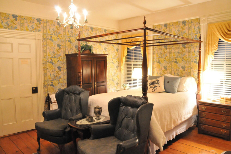 Bedroom 3, Strong House Inn, Addison
