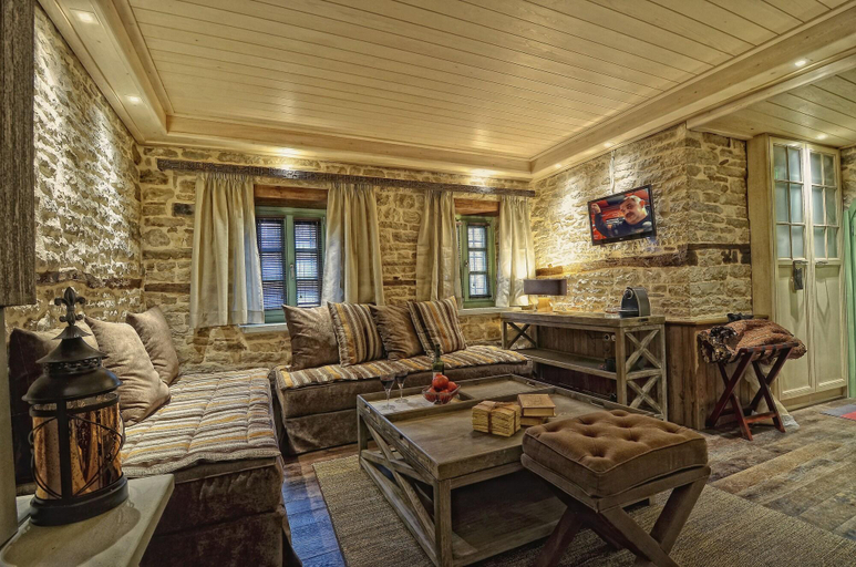 Public Area 3, Aithrio Guesthouse, Epirus