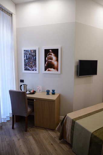 Bedroom 3, 50 Suite Guesthouse, Napoli
