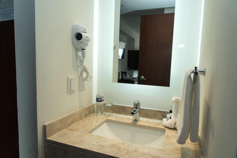 Bathroom 4, Lithio Hotel, Veracruz