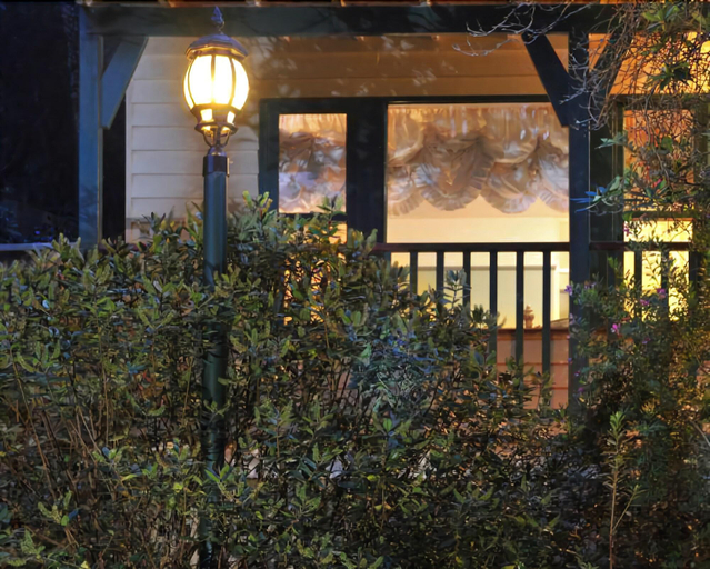 Exterior & Views