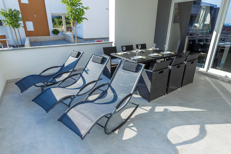 Public Area 3, Funtastic Apartment with Private Heated Pool, Novalja