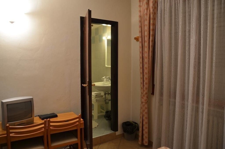 Others 4, Hotel Arcella, Padua